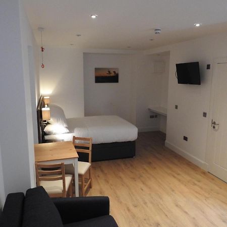 ברודפורד House Of Juniper - Luxury Accessible Apartment מראה חיצוני תמונה