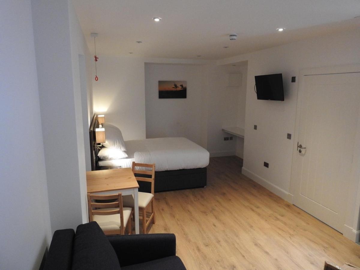 ברודפורד House Of Juniper - Luxury Accessible Apartment מראה חיצוני תמונה