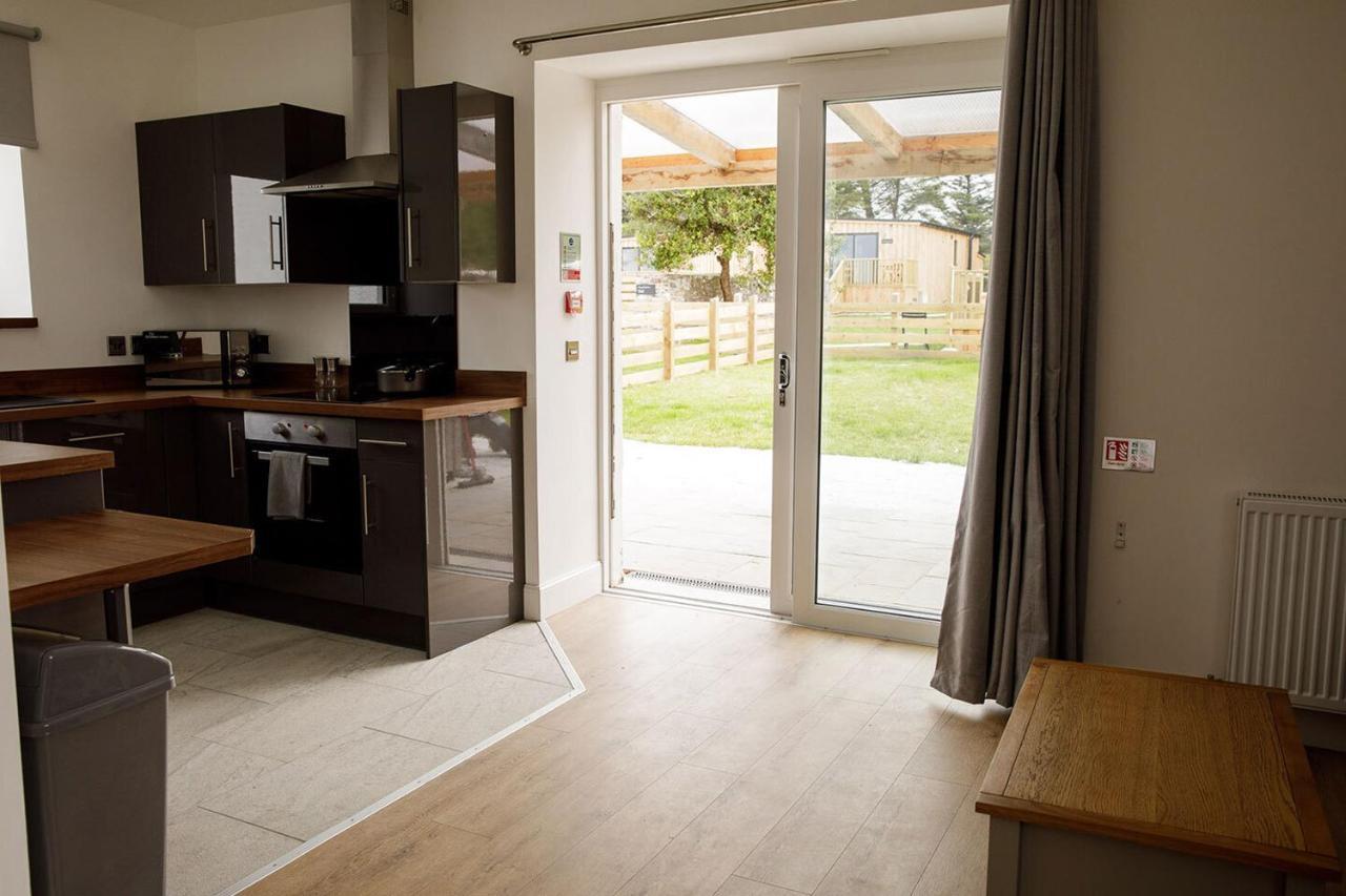ברודפורד House Of Juniper - Luxury Accessible Apartment מראה חיצוני תמונה