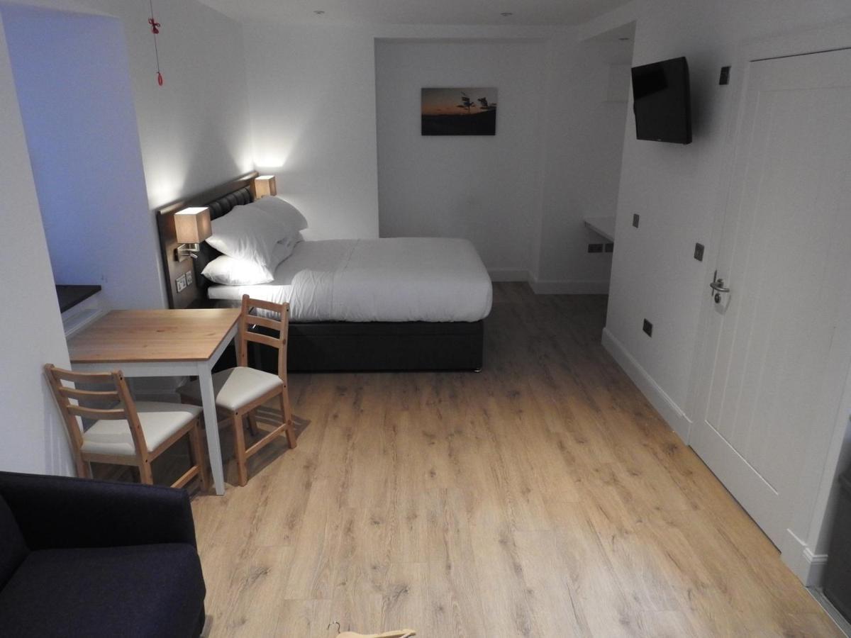 ברודפורד House Of Juniper - Luxury Accessible Apartment מראה חיצוני תמונה